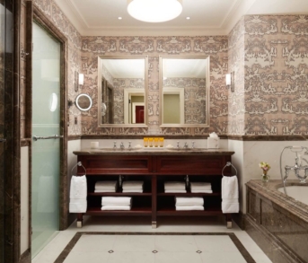 stateroom-king-bathroom